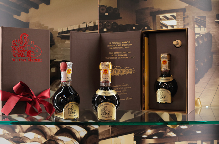 acetaia-brands-products-packaging-gift-vinegar-balsamic-traditional-modena-dop