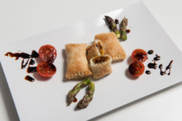 acetaia-brands-recipes-with-balsamic-vinegar-of-modena-appetizers-rectangles-of-pastry