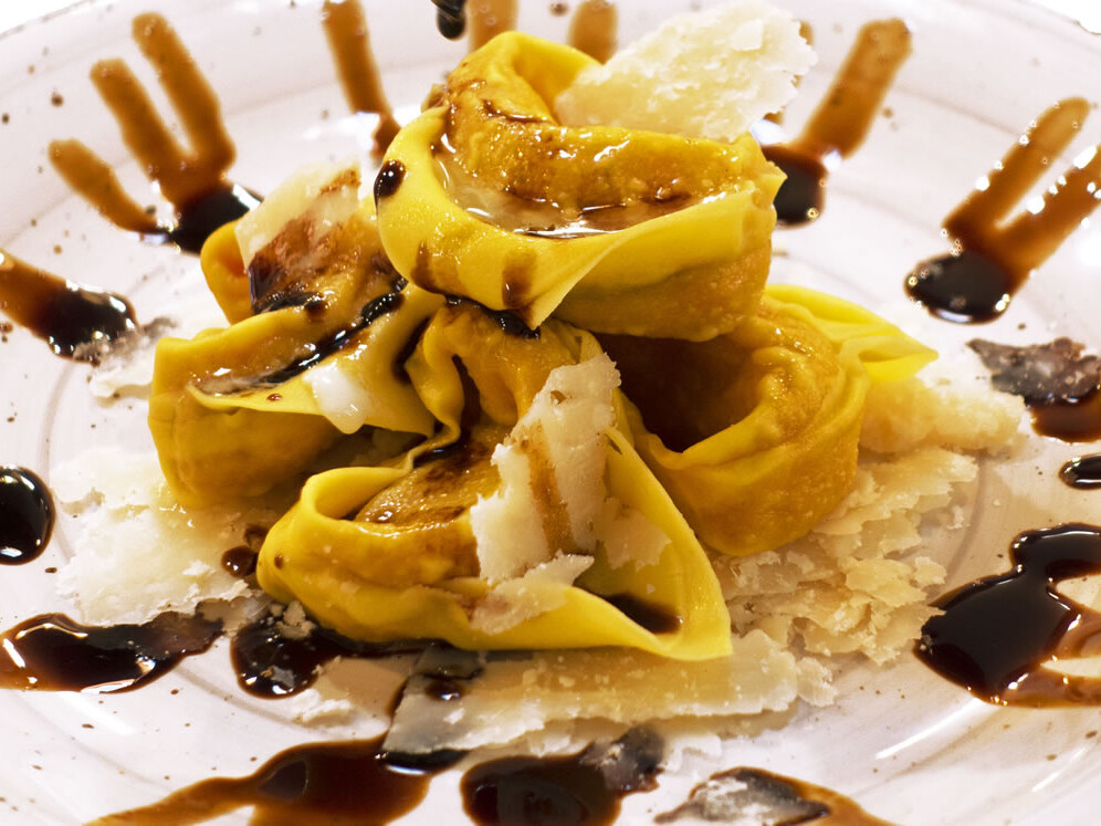 acetaia-brands-recipes-with-balsamic-vinegar-of-modena-first-courses-tortelloni