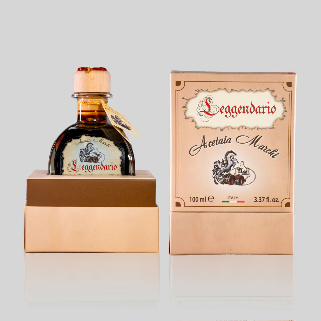 Condimento Balsamico “Leggendario 26” per insaporire formaggi e fragole