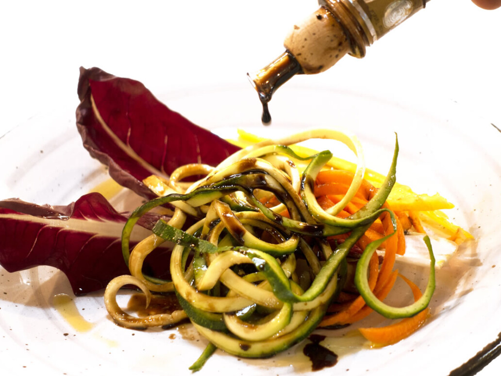 Spaghetti di zucchine e carote con Aceto Balsamico di Modena DOP Extravecchio